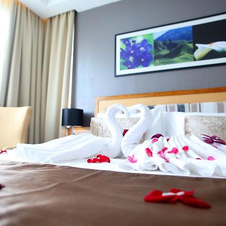 Tenera Hotel บางี ภายนอก รูปภาพ