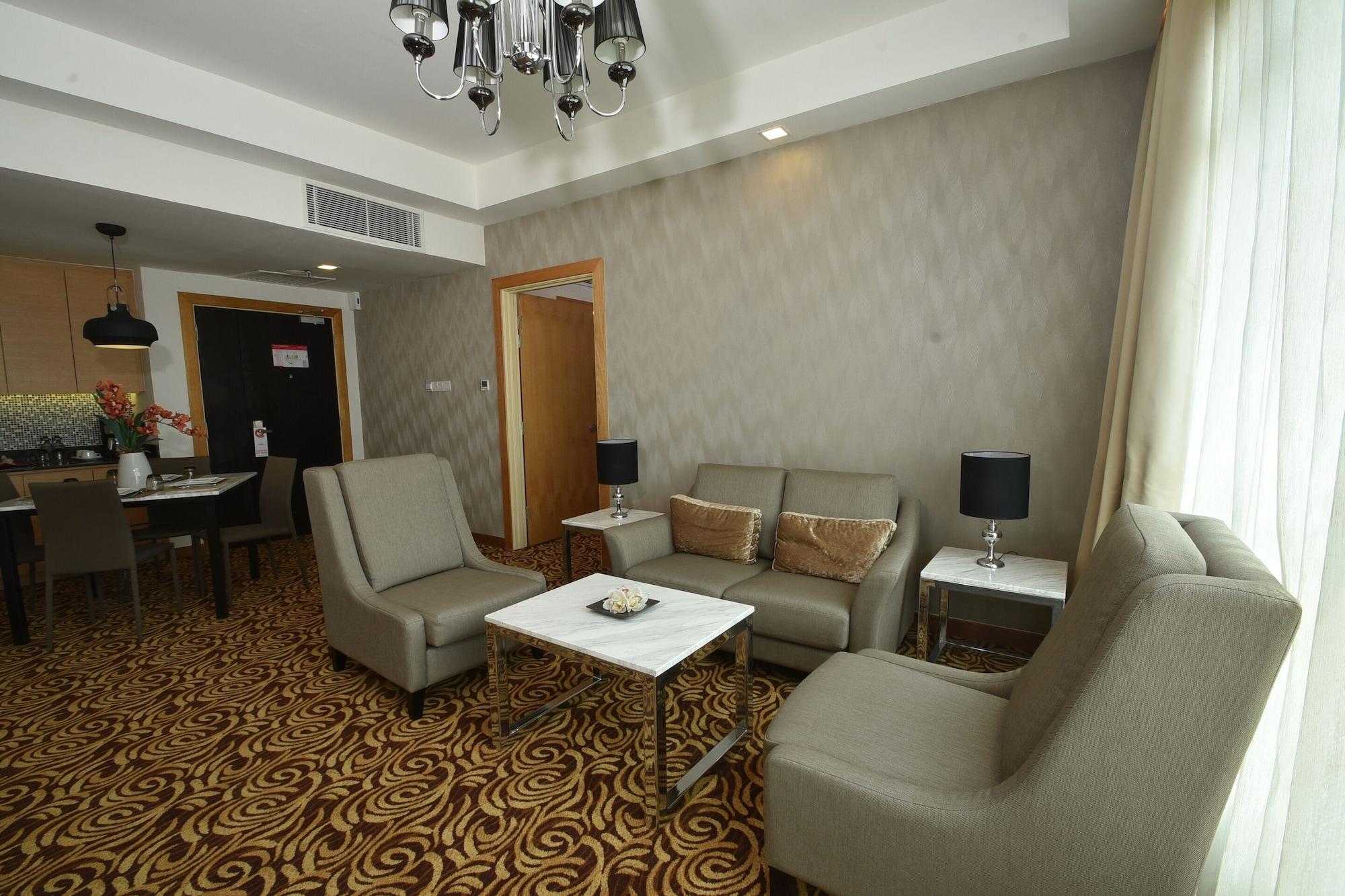 Tenera Hotel บางี ภายนอก รูปภาพ A living room in a suite at the hotel