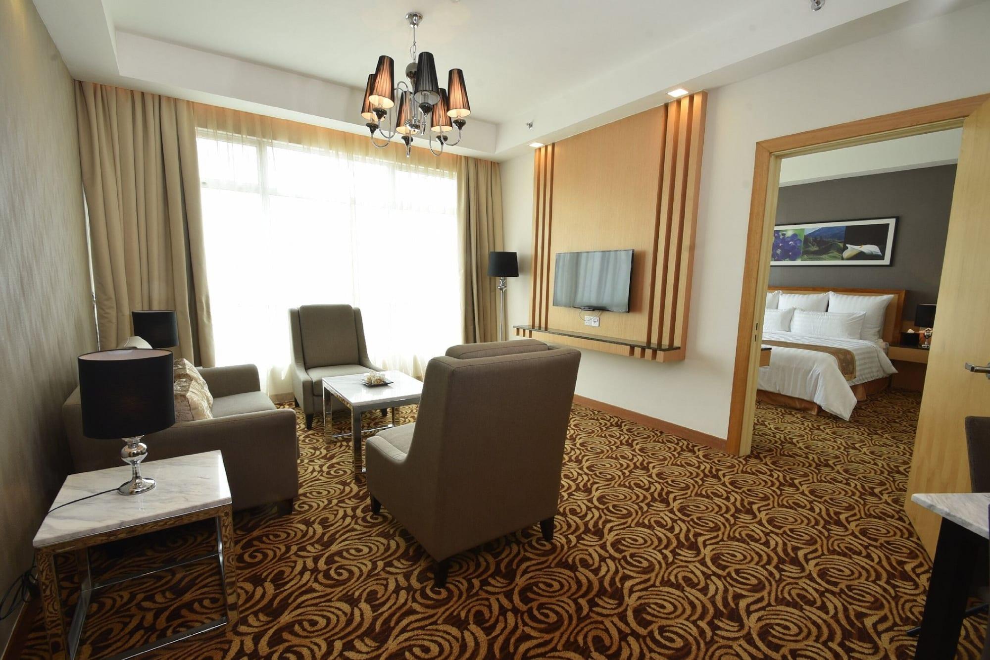 Tenera Hotel บางี ภายนอก รูปภาพ Suite room