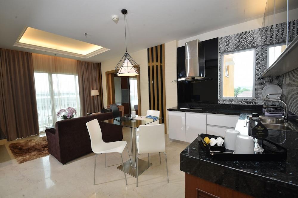Tenera Hotel บางี ภายนอก รูปภาพ A 3D rendering of a kitchen and dining room