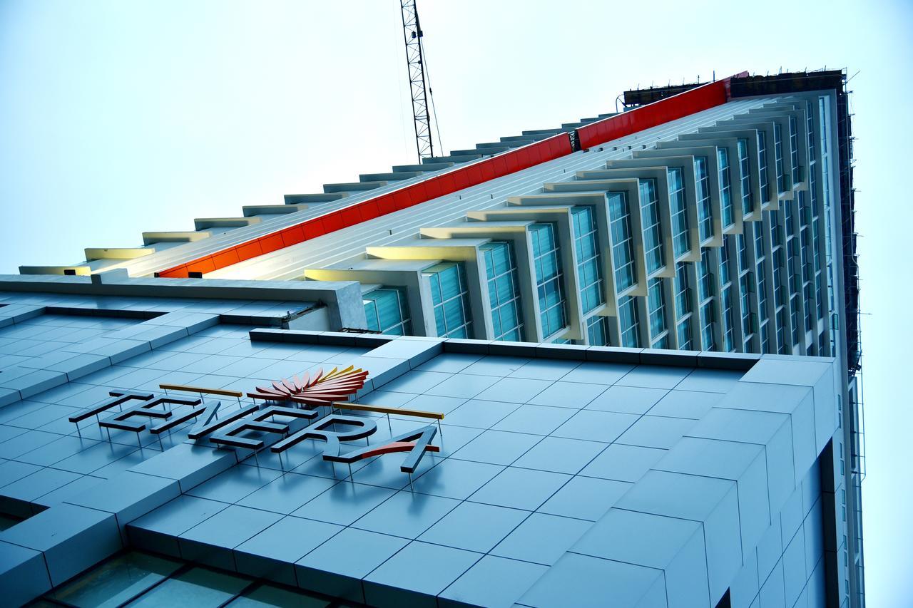 Tenera Hotel บางี ภายนอก รูปภาพ The 2010 building