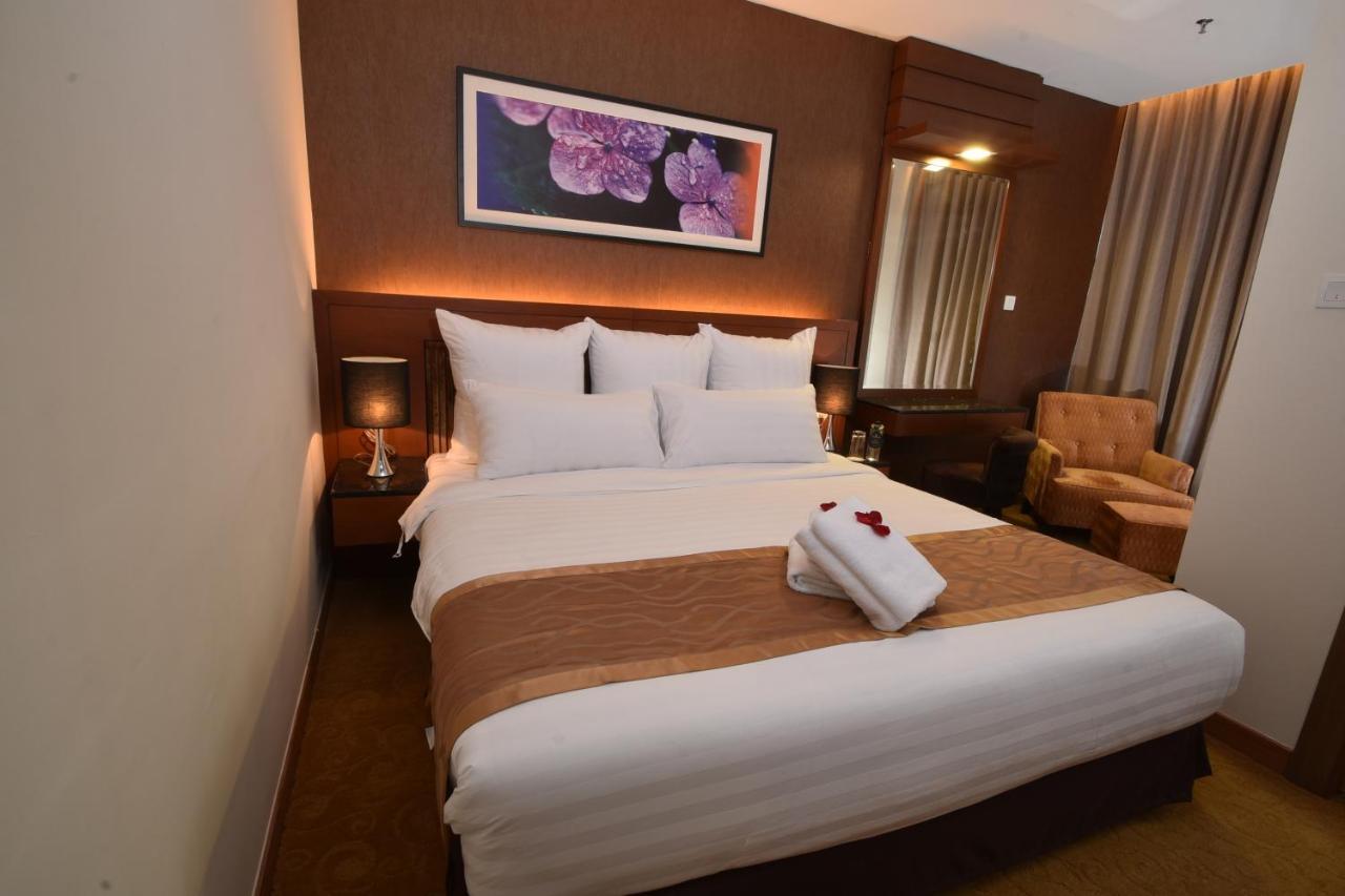 Tenera Hotel บางี ภายนอก รูปภาพ