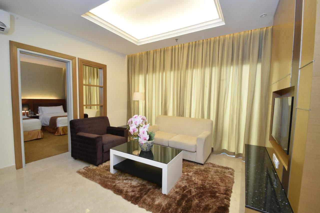 Tenera Hotel บางี ภายนอก รูปภาพ Suite