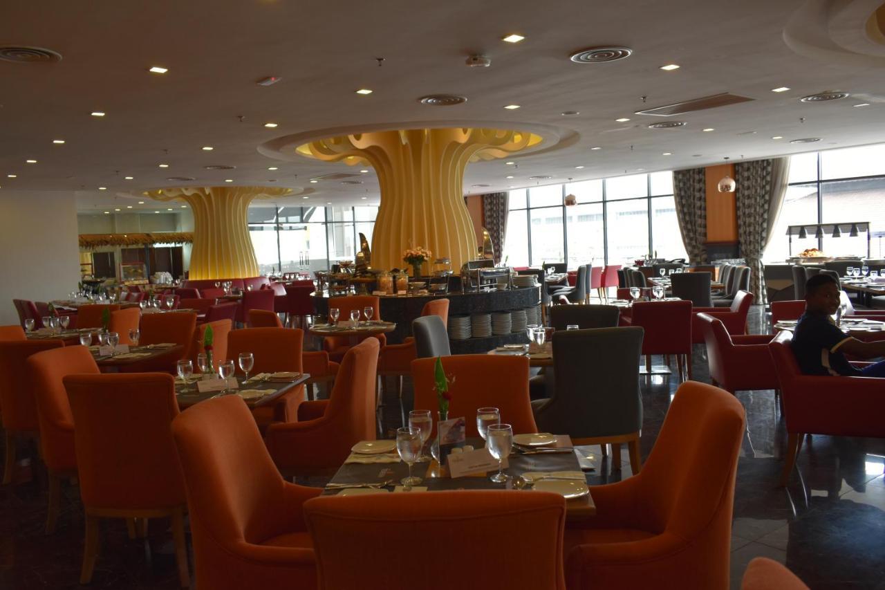 Tenera Hotel บางี ภายนอก รูปภาพ The restaurant
